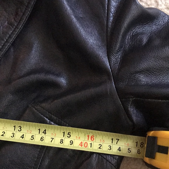 Danier leather jacket, classic black - Picture 5 of 10